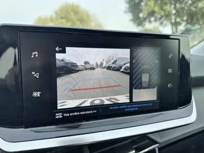 Photo 17 Peugeot 208  PureTech 100 S&S EAT8