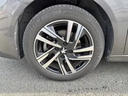 Photo 12 Peugeot 208  PureTech 100 S&S EAT8