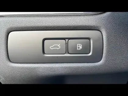 Photo 13 Volvo Xc60  T6 Hybride Rechargeable 253 + 145ch Plus Style Dark Geartronic 8 AWD