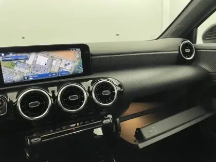 Photo 26 Mercedes Classe A  180 d 8G-DCT