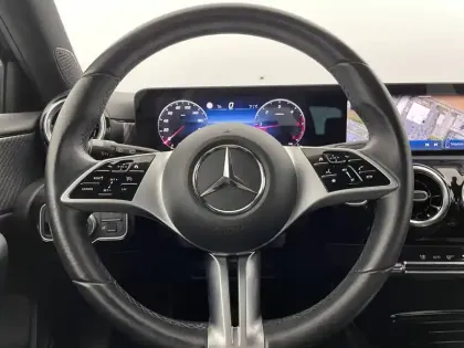 Photo 22 Mercedes Classe A  180 d 8G-DCT