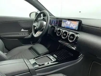 Photo 28 Mercedes Classe A  180 d 8G-DCT