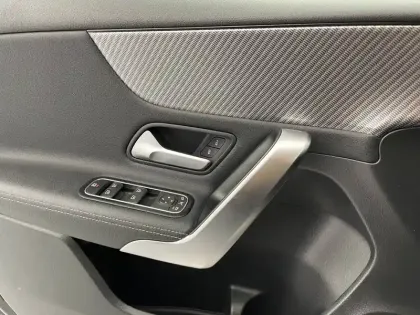 Photo 24 Mercedes Classe A  180 d 8G-DCT