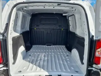 Photo 5 Peugeot Partner E- FOURGON M 800 KG 136 CH BATTERIE 54 KWH