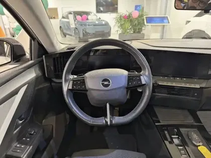 Photo 8 Opel Astra  Sports Tourer 1.5 Diesel 130 ch BVA8