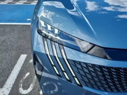 Photo 35 Peugeot 3008  Electrique 73 kWh 210 ch