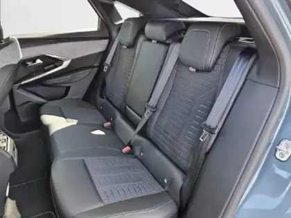 Photo 31 Peugeot 3008  Electrique 73 kWh 210 ch