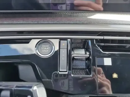 Photo 33 Peugeot 3008  Electrique 73 kWh 210 ch