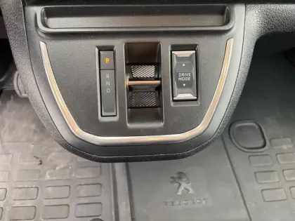 Photo 33 Peugeot Expert E- FGN M ELECTRIQUE 100KWH 136CH BATTERIE 75 KWH