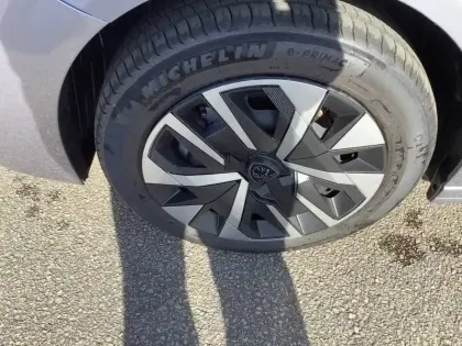 Photo 12 Peugeot 208  Hybrid 100 e-DCS6