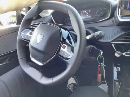 Photo 17 Peugeot 208  Hybrid 100 e-DCS6