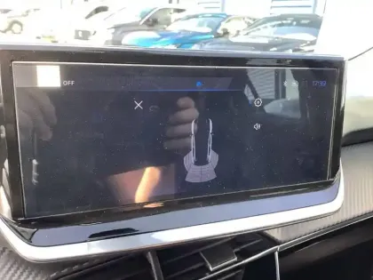 Photo 51 Peugeot 208  Hybrid 100 e-DCS6