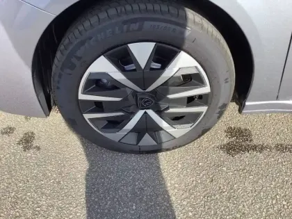 Photo 38 Peugeot 208  Hybrid 100 e-DCS6