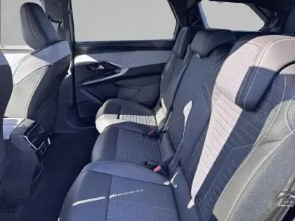 Photo 31 Peugeot 5008  Electrique 73 kWh 210 ch