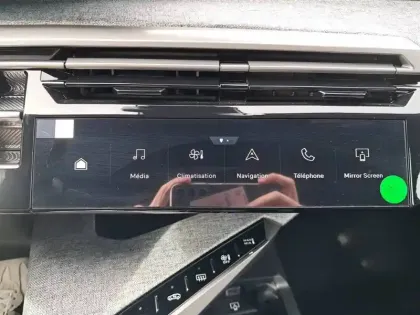 Photo 16 Peugeot 3008  Electrique 73 kWh 210 ch