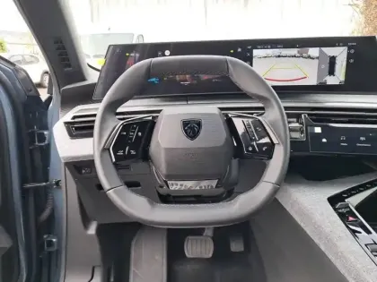 Photo 13 Peugeot 3008  Electrique 73 kWh 210 ch