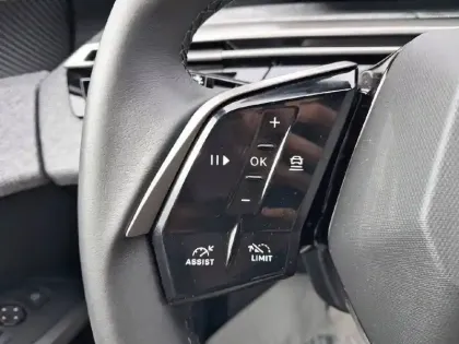 Photo 12 Peugeot 3008  Electrique 73 kWh 210 ch