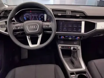 Photo 15 Audi Q3  35 TFSI 150 ch S tronic 7