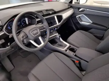 Photo 2 Audi Q3  35 TFSI 150 ch S tronic 7