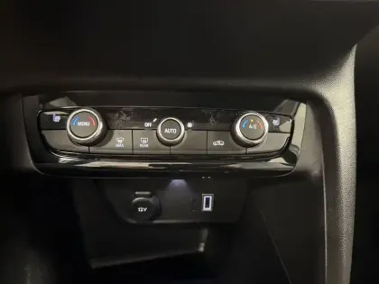 Photo 24 Opel Corsa  Electrique 136 ch & Batterie 50 kWh