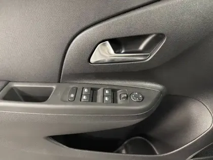 Photo 30 Opel Corsa  Electrique 136 ch & Batterie 50 kWh