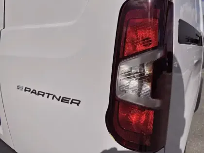 Photo 16 Peugeot Partner E- FOURGON M 800 KG 136 CH BATTERIE 54 KWH