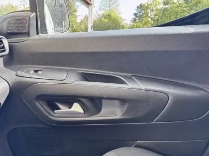 Photo 26 Peugeot Partner E- FOURGON M 800 KG 136 CH BATTERIE 54 KWH