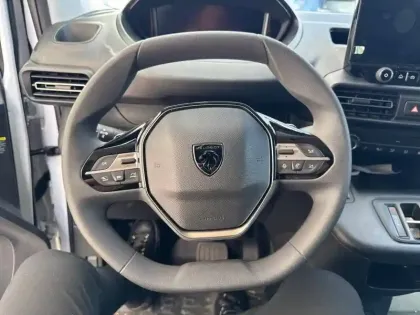 Photo 8 Peugeot Partner E- FOURGON M 800 KG 136 CH BATTERIE 54 KWH