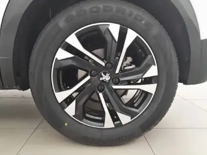 Photo 10 Peugeot 2008  Moteur électrique 136 ch