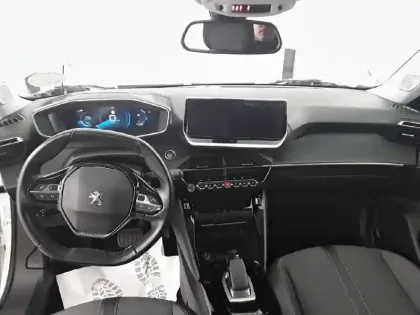 Photo 7 Peugeot 2008  Moteur électrique 136 ch