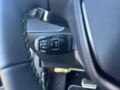 Photo 18 Peugeot 2008  Hybrid 145 e-DCS6