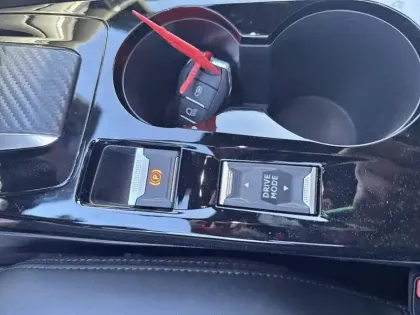 Photo 19 Peugeot 2008  Hybrid 145 e-DCS6