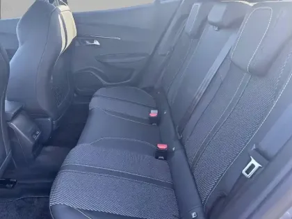 Photo 11 Peugeot 2008  Hybrid 145 e-DCS6