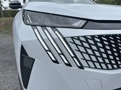 Photo 15 Peugeot 5008  Hybrid 136 e-DCS6