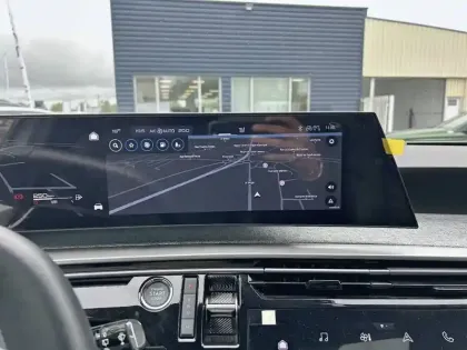 Photo 18 Peugeot 5008  Hybrid 136 e-DCS6