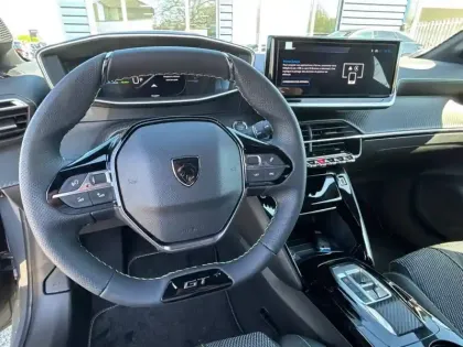 Photo 25 Peugeot 208  Electrique 51 kWh 156ch