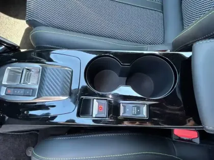 Photo 24 Peugeot 208  Electrique 51 kWh 156ch