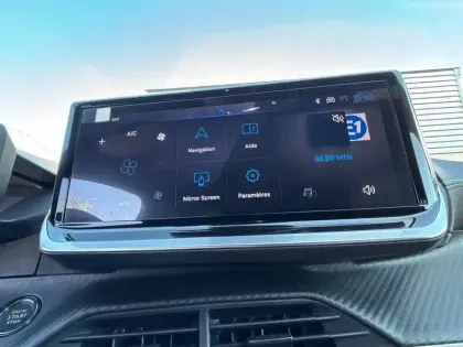 Photo 14 Peugeot 208  Electrique 51 kWh 156ch