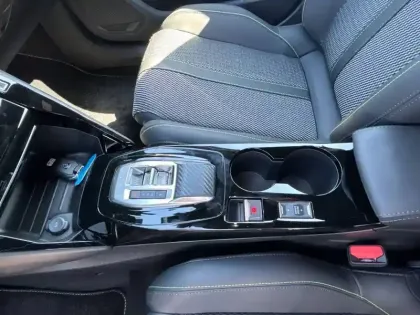 Photo 13 Peugeot 208  Electrique 51 kWh 156ch