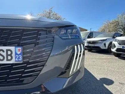 Photo 23 Peugeot 208  Electrique 51 kWh 156ch