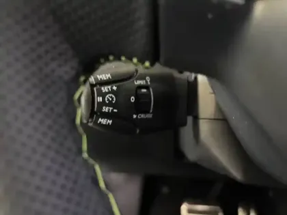 Photo 8 Peugeot 208  Electrique 50 kWh 136ch