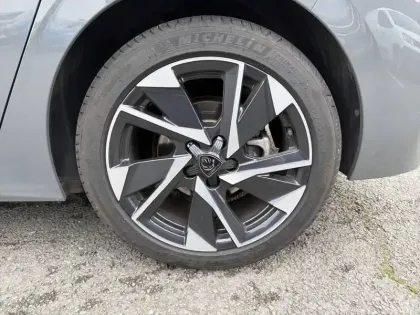 Photo 32 Peugeot 308  BlueHDi 130ch S&S EAT8