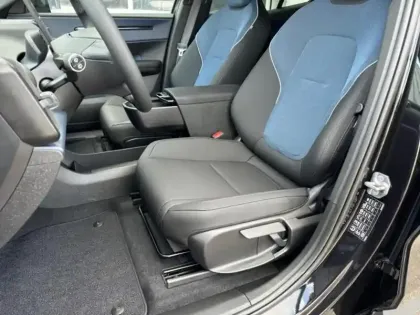 Photo 4 Volvo Ex30  Single Extended Range 272ch Plus