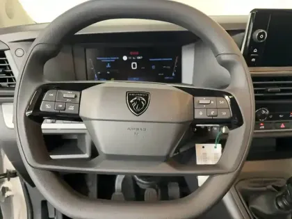 Photo 8 Peugeot Expert  Fourgon Taille M BlueHDi 145 BVM6