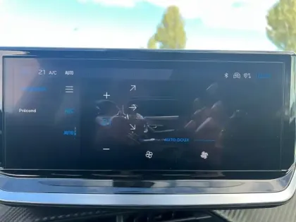 Photo 56 Peugeot 2008  Electrique 50 kWh 136 ch