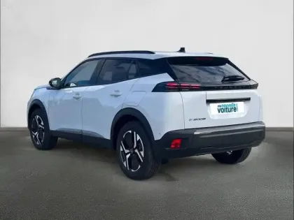 Photo 35 Peugeot 2008  Electrique 50 kWh 136 ch