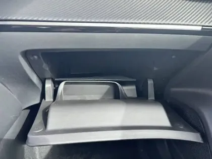 Photo 53 Peugeot 2008  Electrique 50 kWh 136 ch