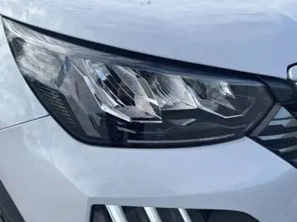 Photo 44 Peugeot 2008  Electrique 50 kWh 136 ch