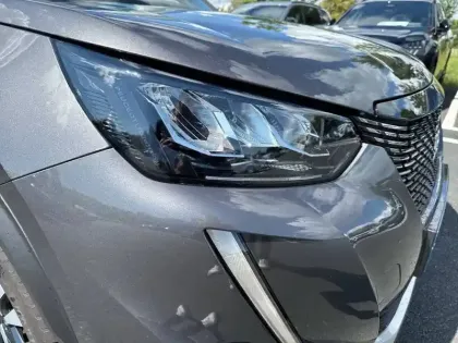Photo 35 Peugeot 2008  PureTech 130 S&S BVM6