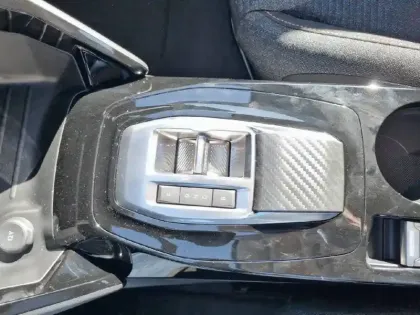 Photo 33 Peugeot 208  Electrique 50 kWh 136ch